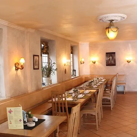 Hotel Schlossgasthof Strasser