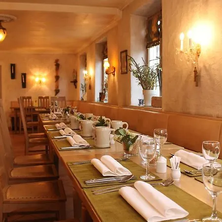 Schlossgasthof Strasser 3*